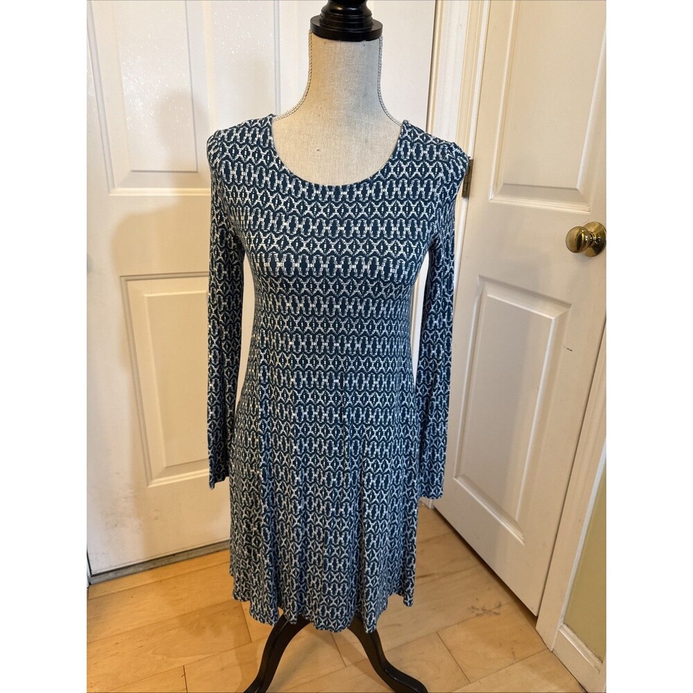 TEAL GREEN LONG SLEEVED DRESS Old Navy White And Green Print Knee Length Size S